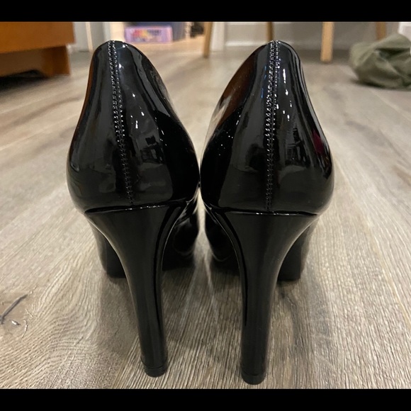 Black GUESS - 4 Inch Heels - Picture 3 of 3